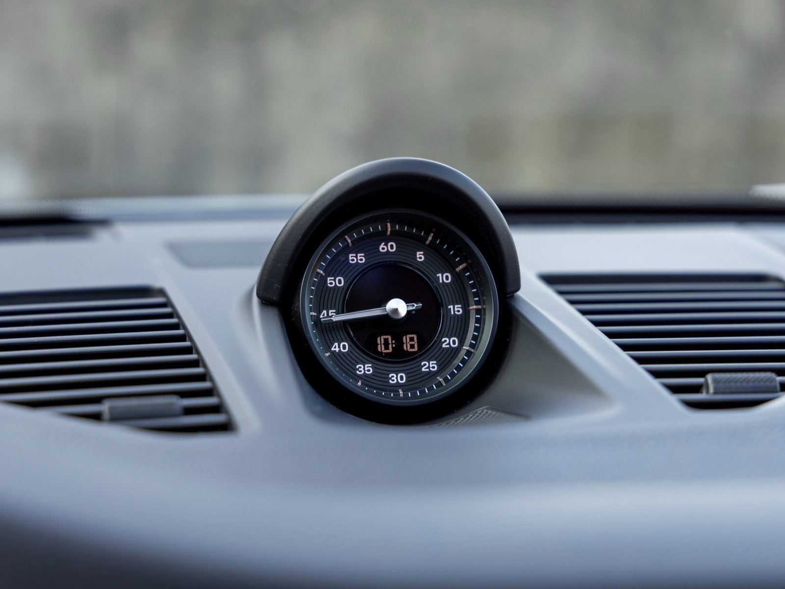 Certified 2025 Porsche 911 Carrera image 34