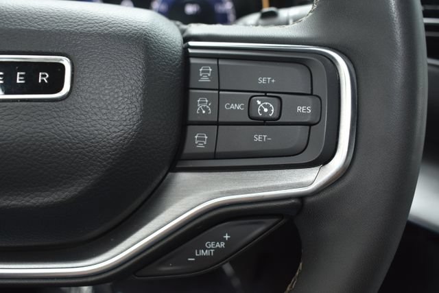 Used 2024 Jeep Wagoneer Series II AWD/4WD image 27