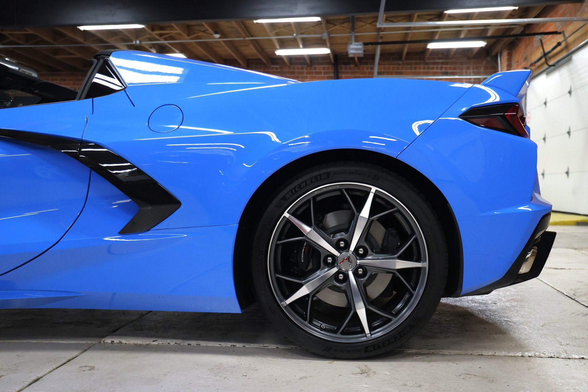 Used 2021 Chevrolet Corvette Stingray Convertible w/ Z51 Performance Package image 12