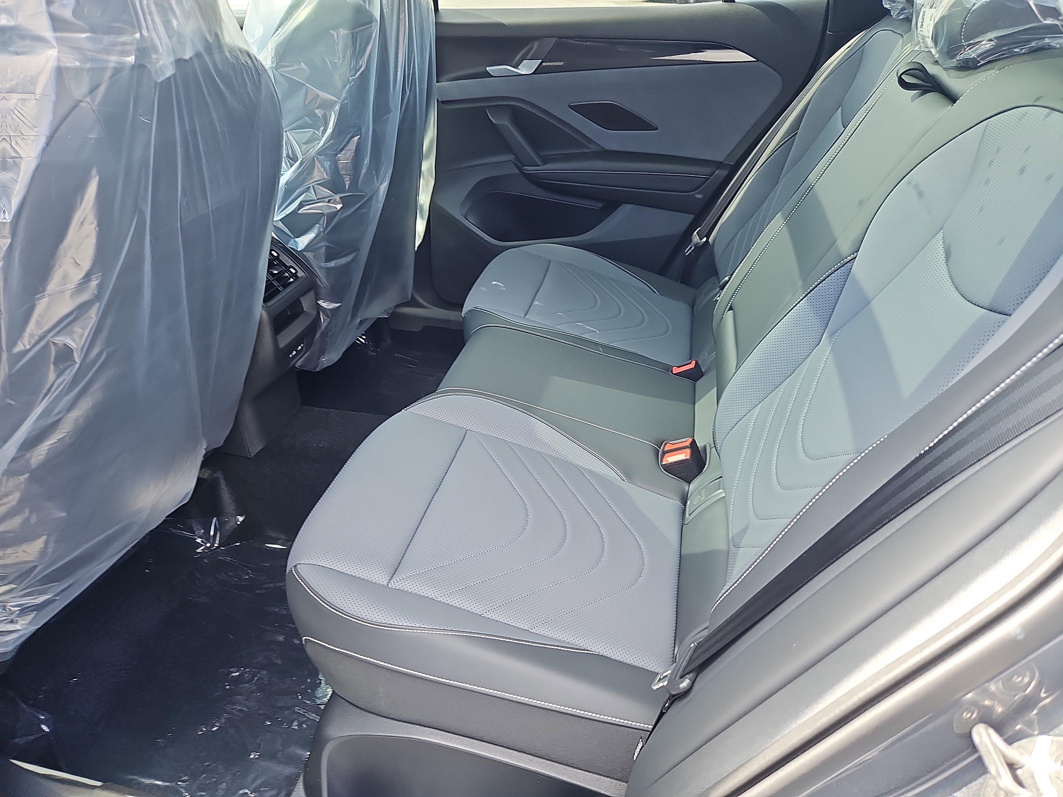 New 2026 Volkswagen Tiguan SE R-Line image 19