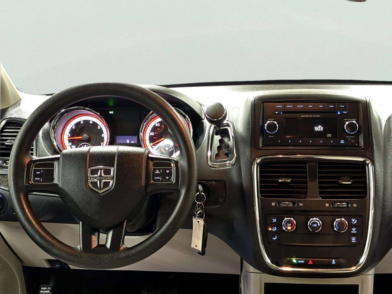 Used 2016 Dodge Grand Caravan American Value Package FWD image 22