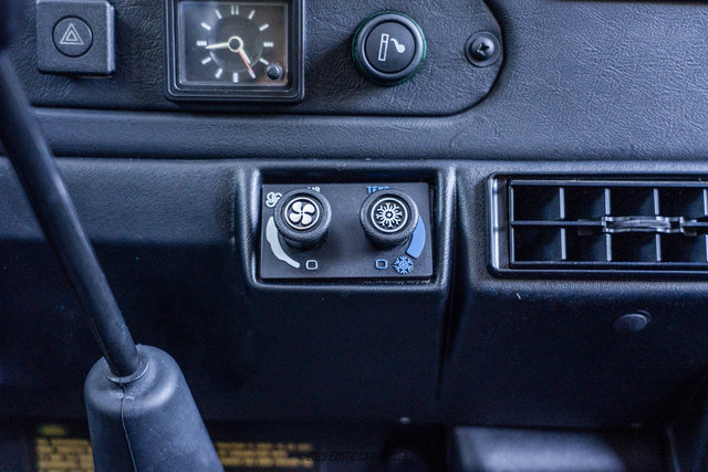 Used 1995 Land Rover Defender 90 AWD/4WD image 73