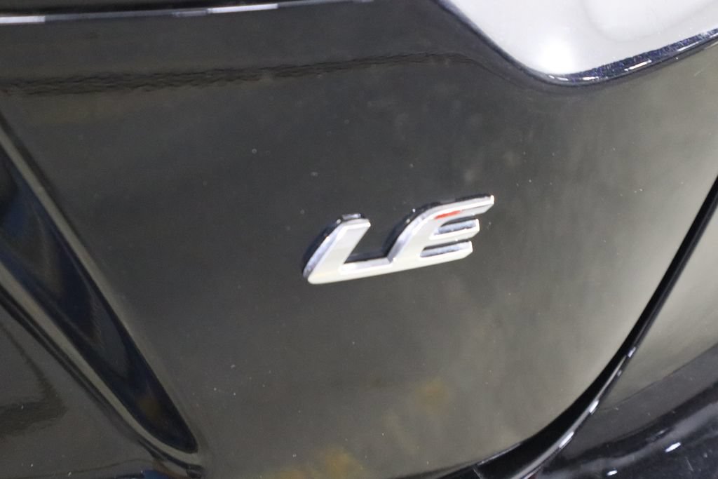 Used 2025 Toyota Corolla LE FWD image 40