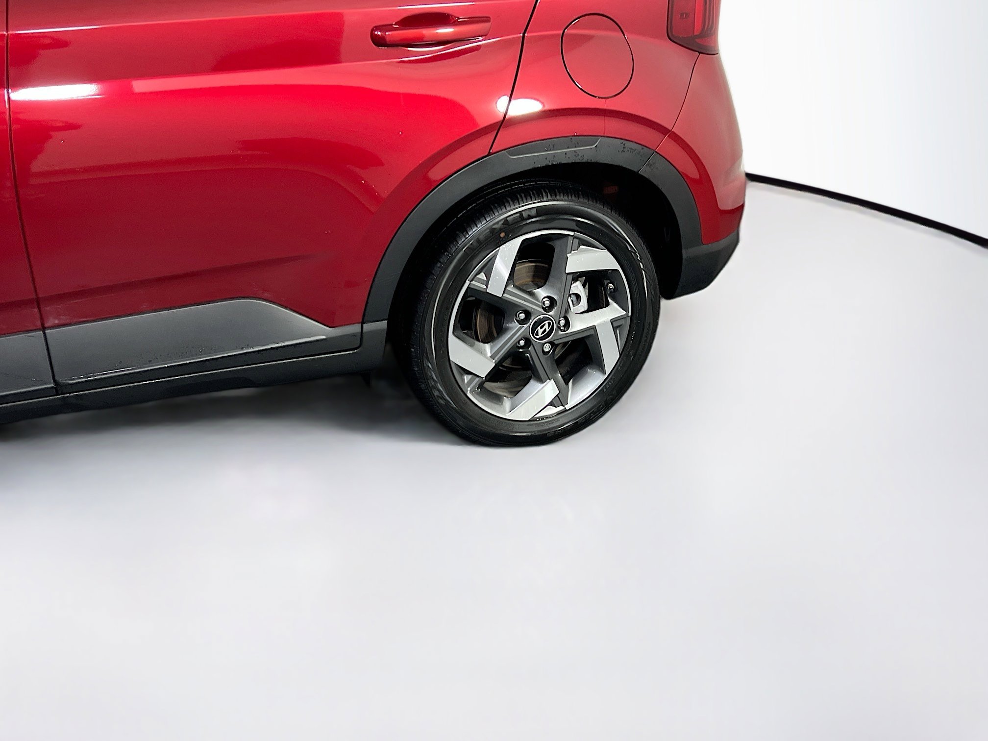 Used 2024 Hyundai Venue Limited image 29