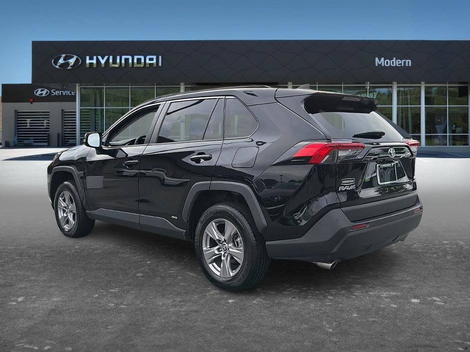 Used 2023 Toyota RAV4 LE AWD/4WD image 5