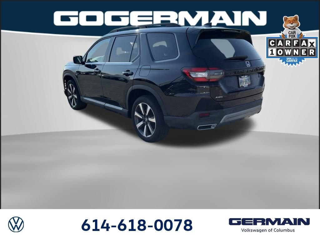 Used 2025 Honda Pilot Touring image 3
