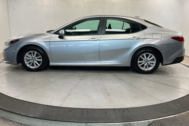 Used 2025 Toyota Camry LE FWD image 2