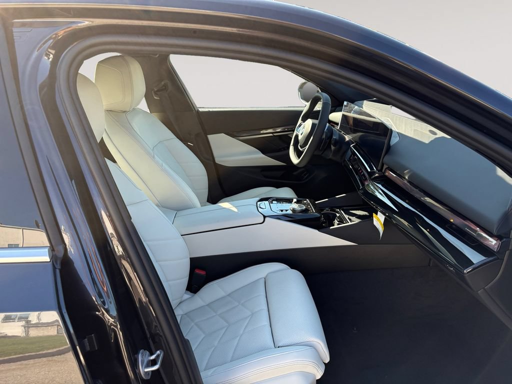 New 2027 BMW 530i xDrive AWD/4WD image 15