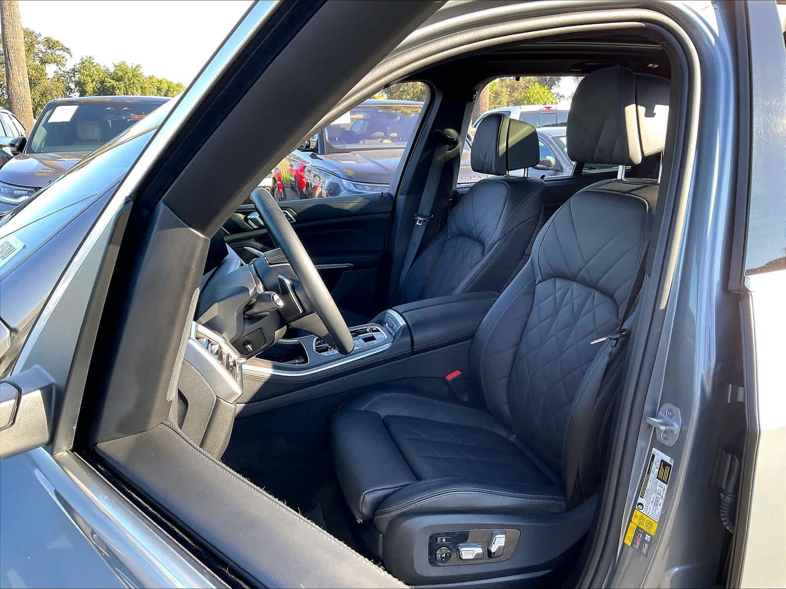 Used 2024 BMW X5 xDrive50e w/ Executive Package AWD/4WD image 25
