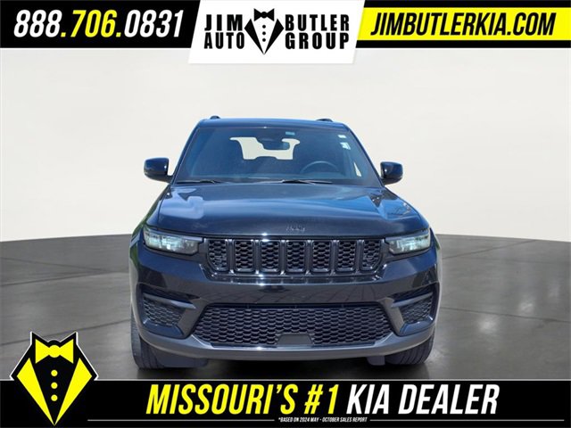 Used 2024 Jeep Grand Cherokee Altitude image 30
