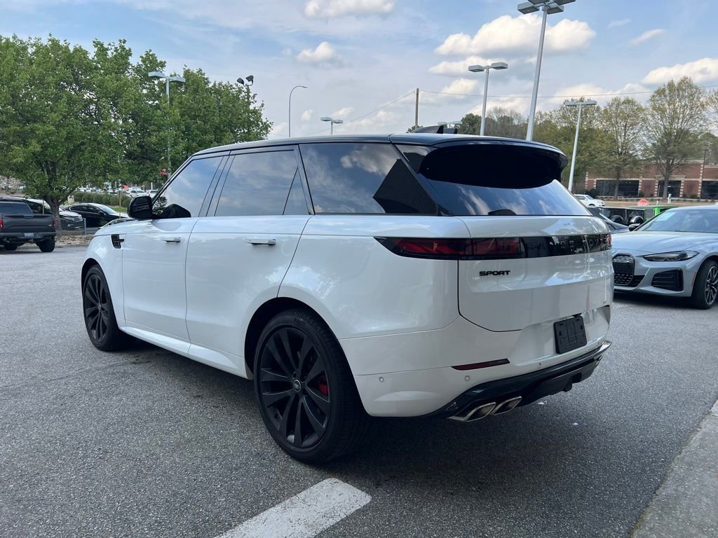 Used 2025 Land Rover Range Rover Sport Dynamic SE image 5
