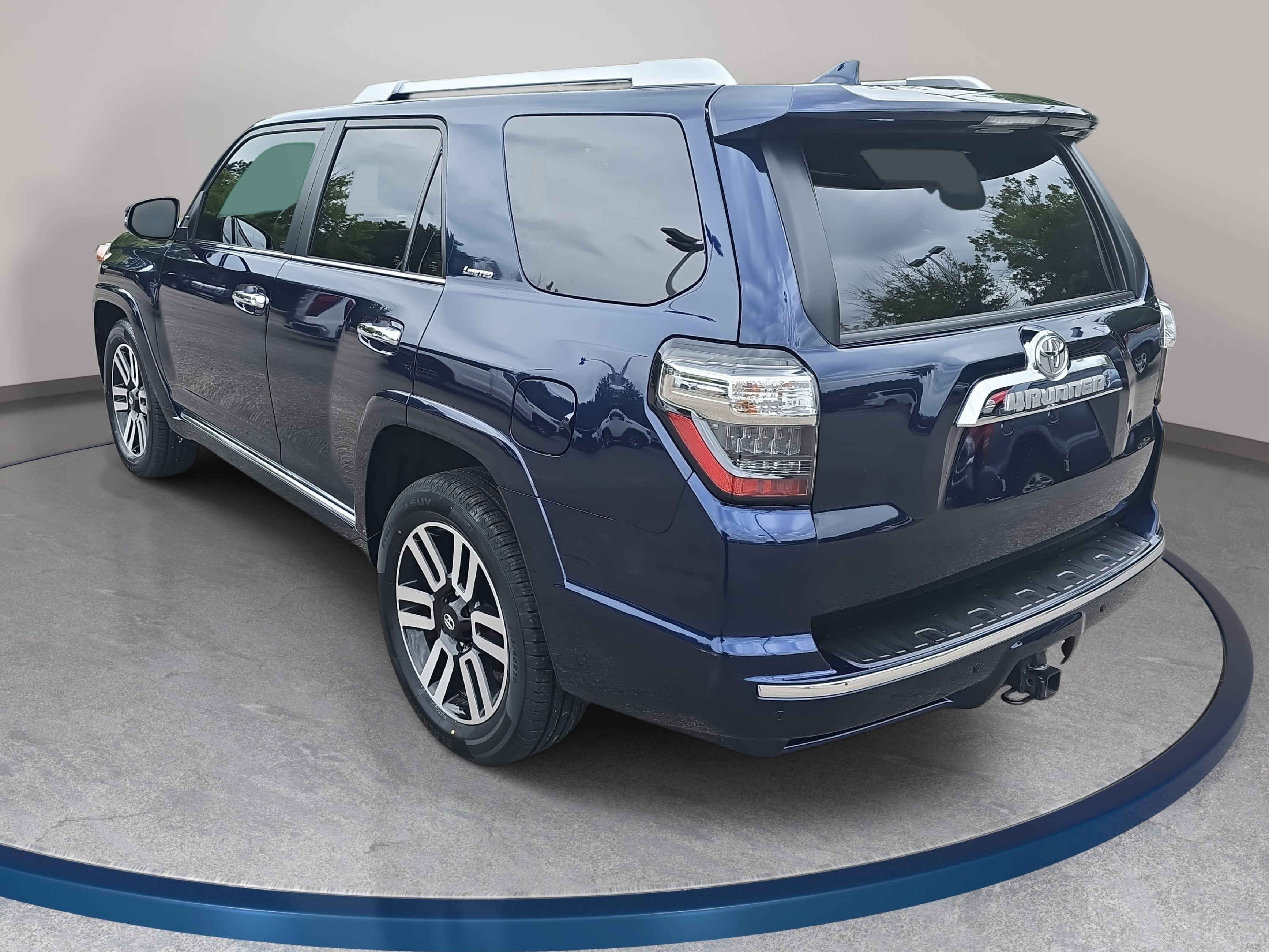 Used 2023 Toyota 4Runner Limited RWD image 7