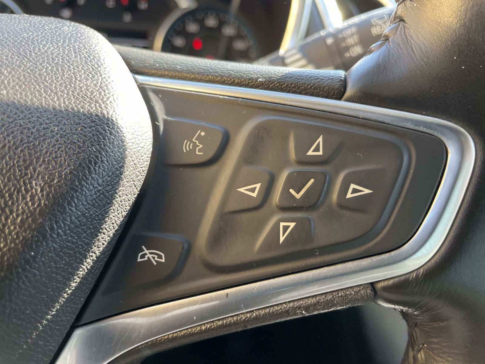 Used 2018 Chevrolet Equinox Premier AWD/4WD image 23