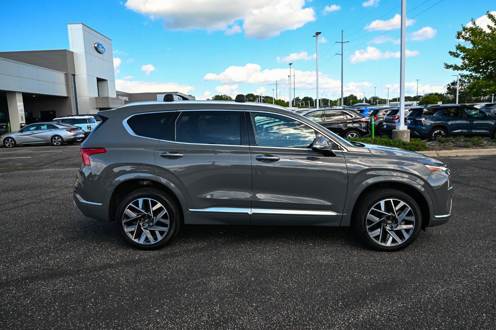 Used 2023 Hyundai Santa Fe Calligraphy AWD/4WD image 3
