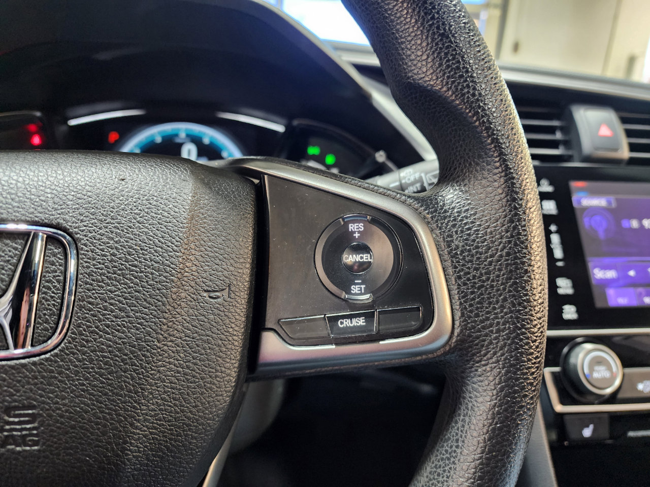 Used 2018 Honda Civic EX image 30