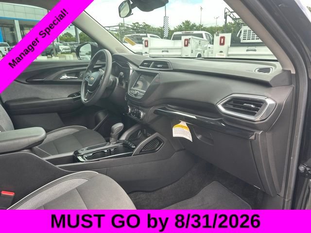 Used 2023 Chevrolet TrailBlazer LT AWD/4WD image 32