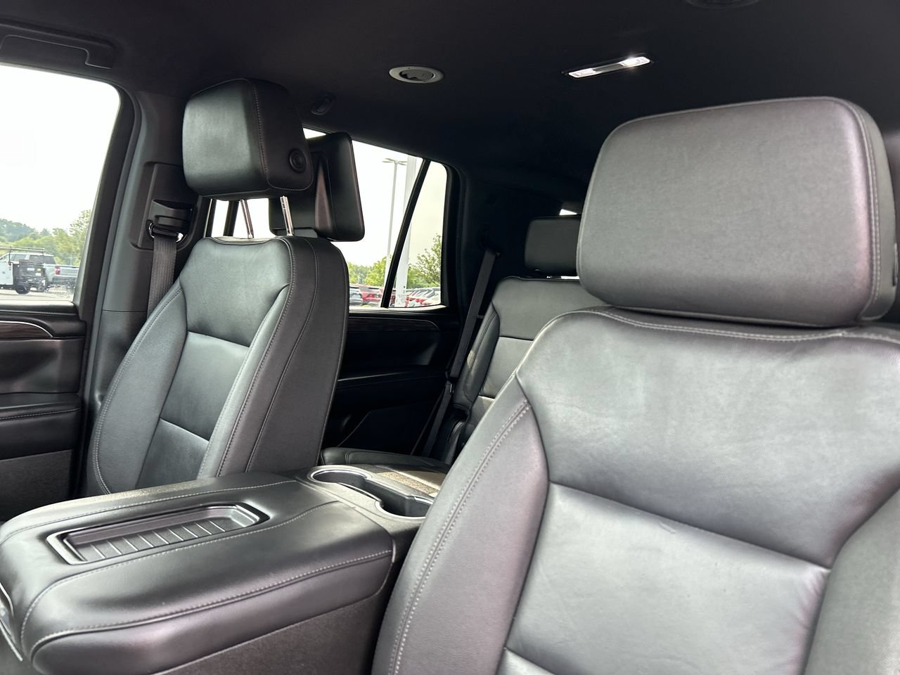 Used 2024 Chevrolet Tahoe Z71 w/ Luxury Package AWD/4WD image 23