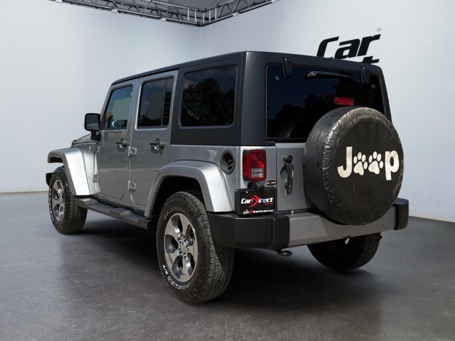 Used 2016 Jeep Wrangler Unlimited Sahara w/ Connectivity Group AWD/4WD image 11