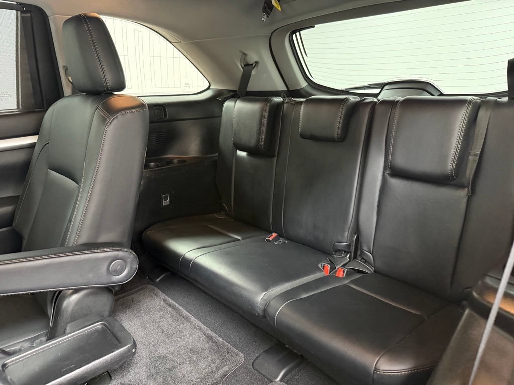 Used 2018 Toyota Highlander XLE FWD image 17