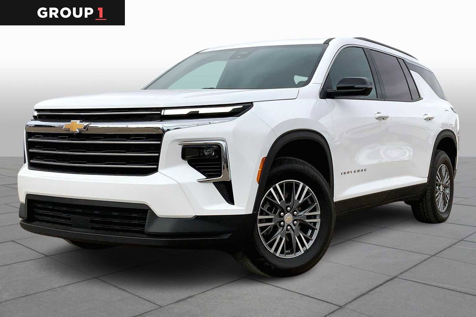 Used 2025 Chevrolet Traverse LT