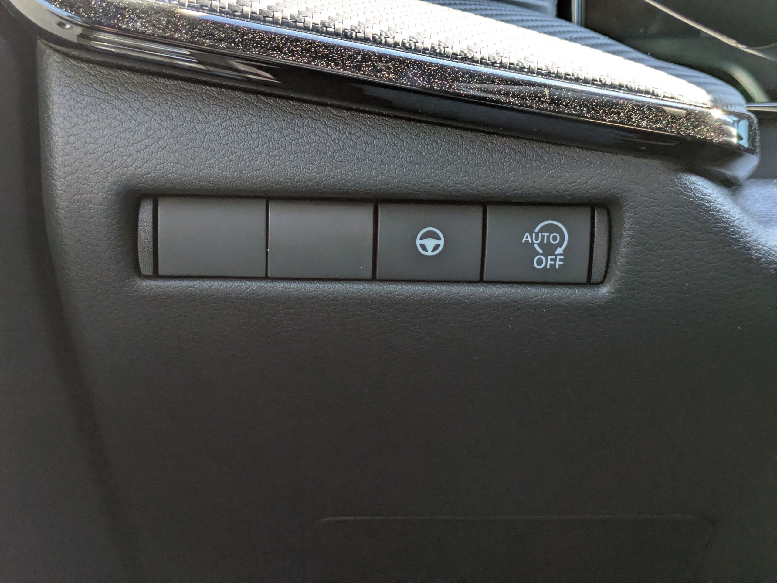 New 2026 Nissan Kicks SR FWD image 25