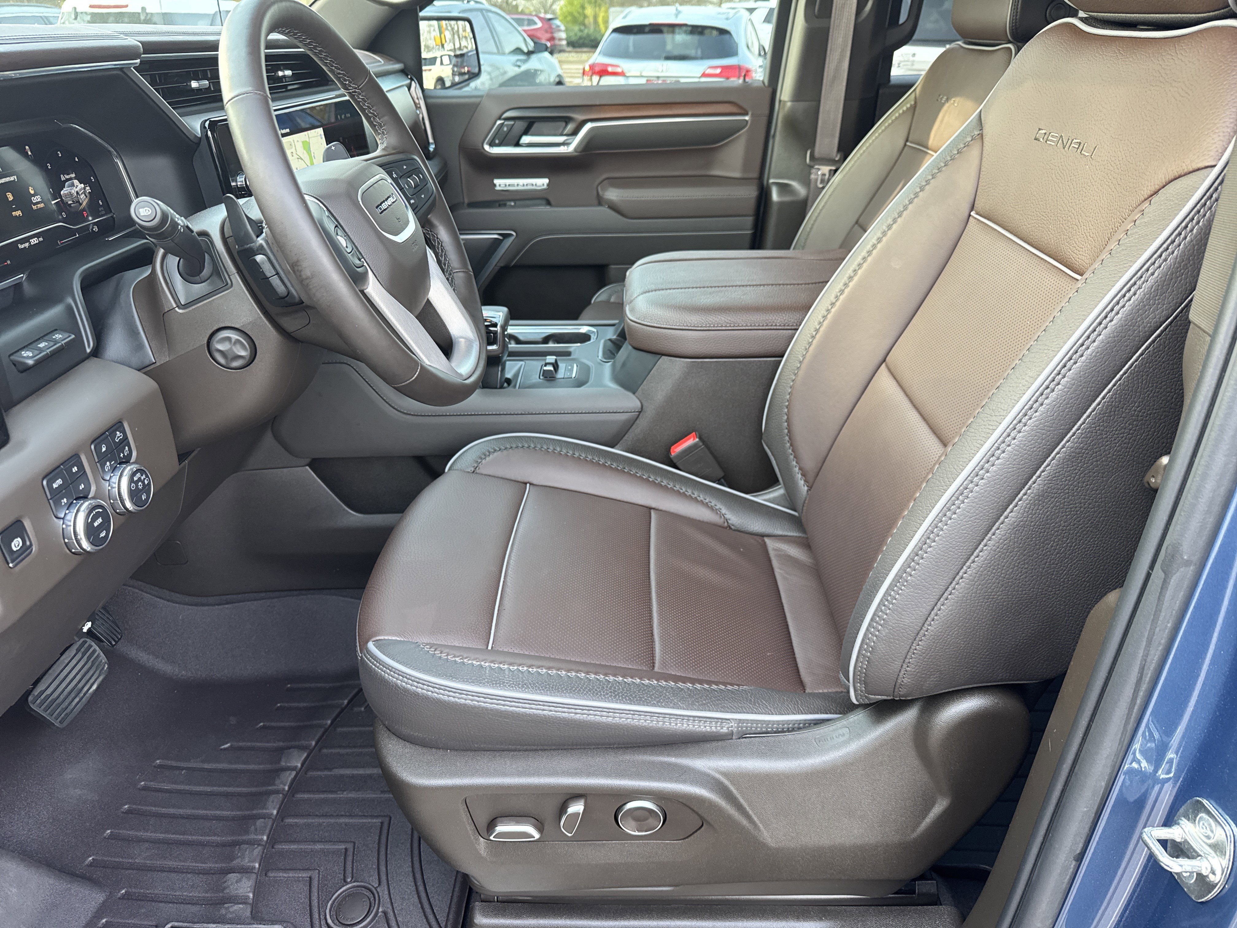 Used 2025 GMC Sierra 1500 Denali w/ Technology Package image 10