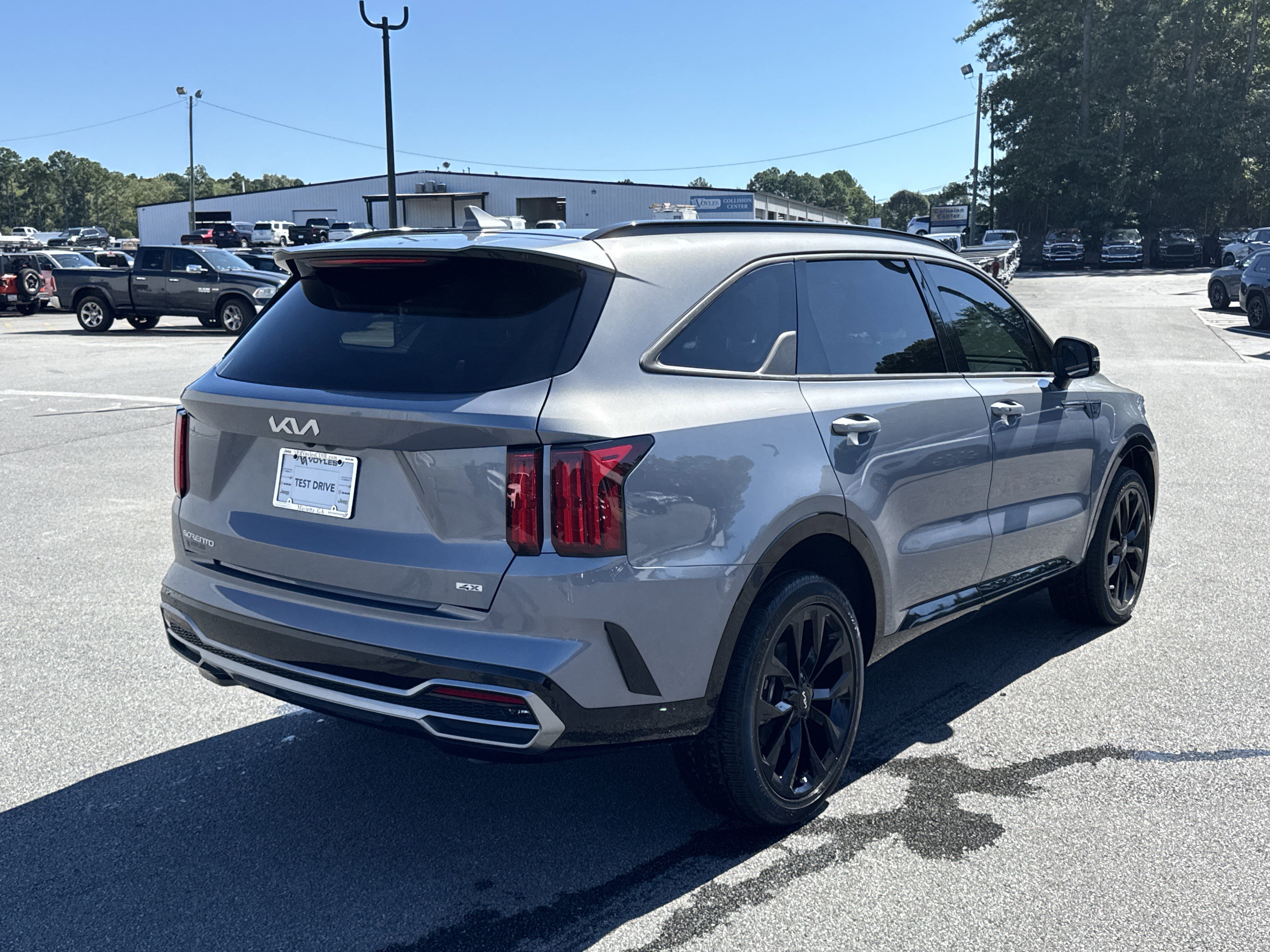 Used 2023 Kia Sorento SX image 8