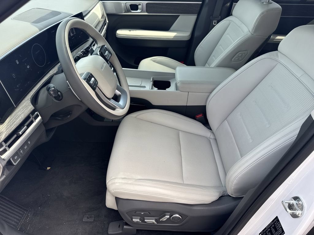 Used 2025 Hyundai Santa Fe Calligraphy AWD/4WD image 9