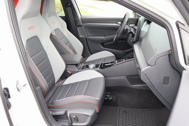 New 2025 Volkswagen GTI SE image 17