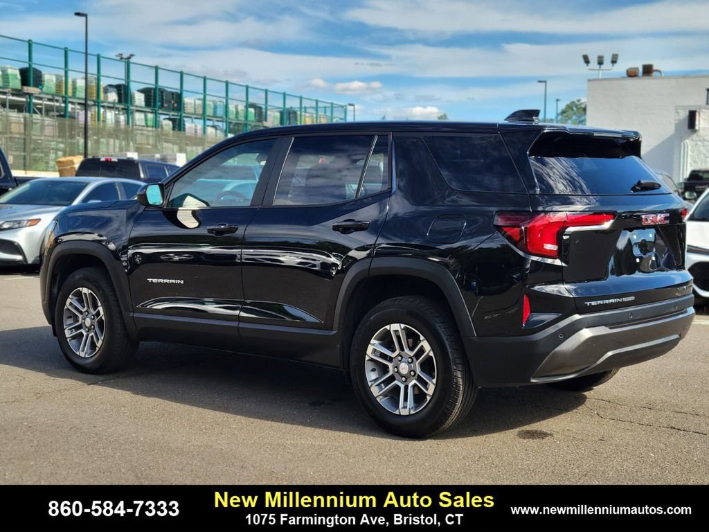 Used 2025 GMC Terrain Elevation image 3