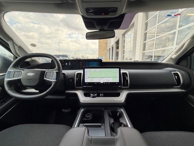 Used 2025 Ford Expedition Active RWD image 29