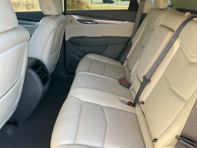 Used 2018 Cadillac XT5 Luxury w/ Driver Awareness Package image 17