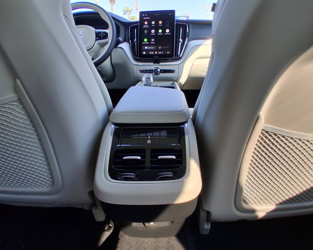 New 2026 Volvo XC60 B5 Ultra w/ Protection Package Premier AWD/4WD image 11