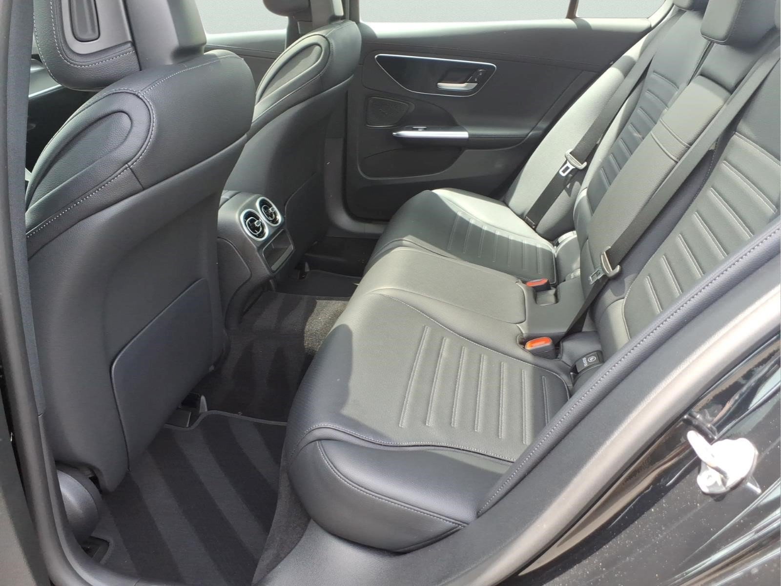 Certified 2022 Mercedes-Benz C 300 4MATIC Sedan image 12