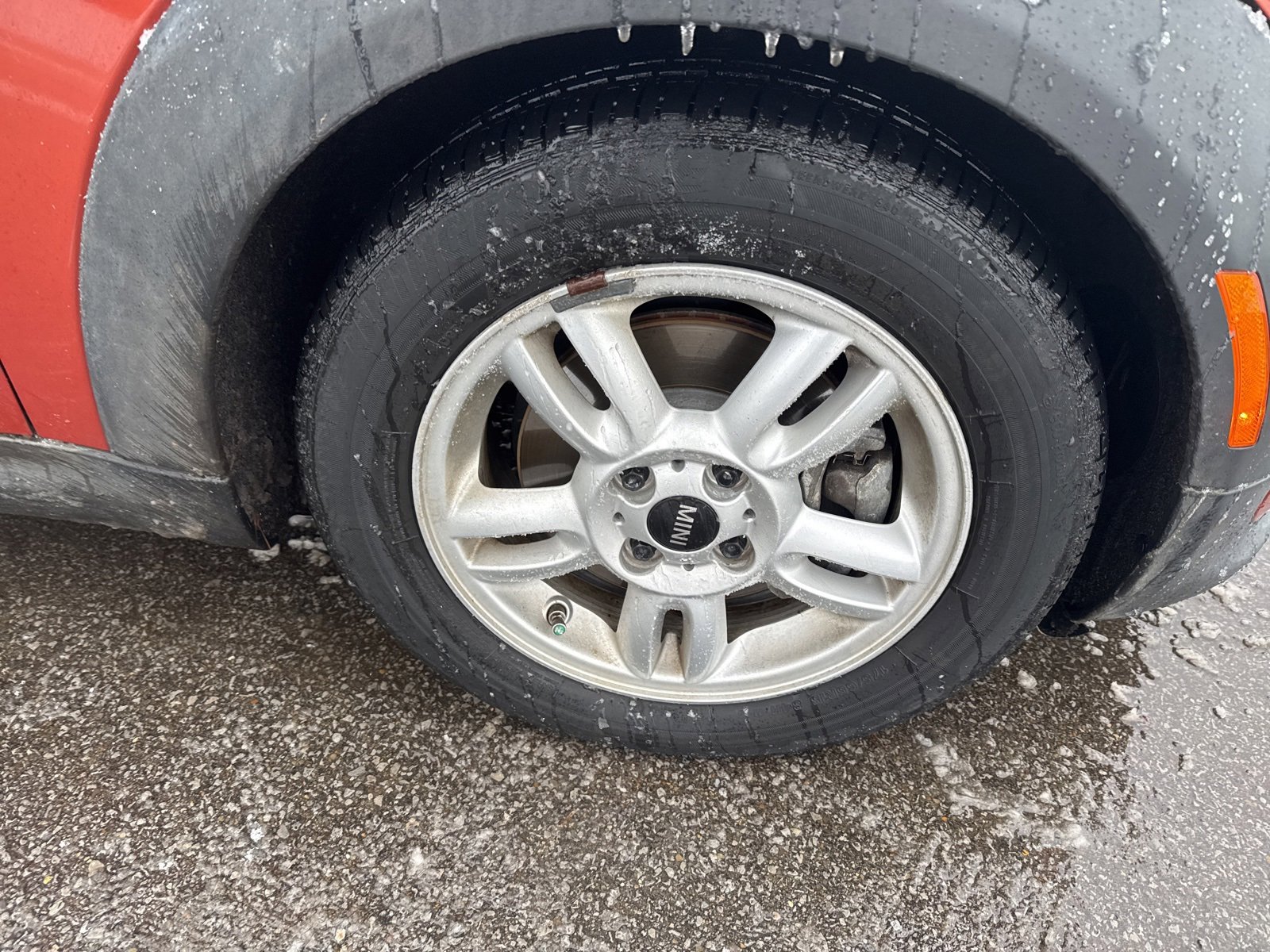 Used 2011 MINI Cooper Hardtop image 4