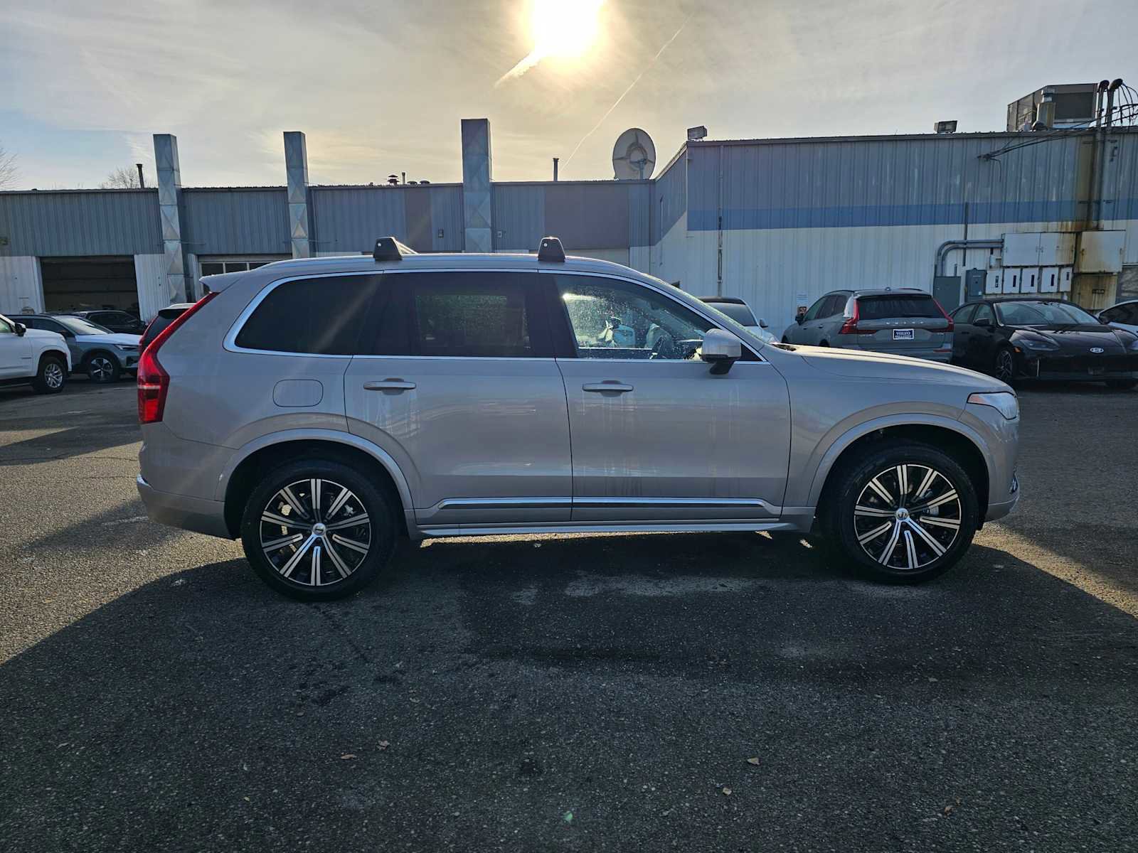 Used 2025 Volvo XC90 B6 Core w/ Protection Package Premier image 7