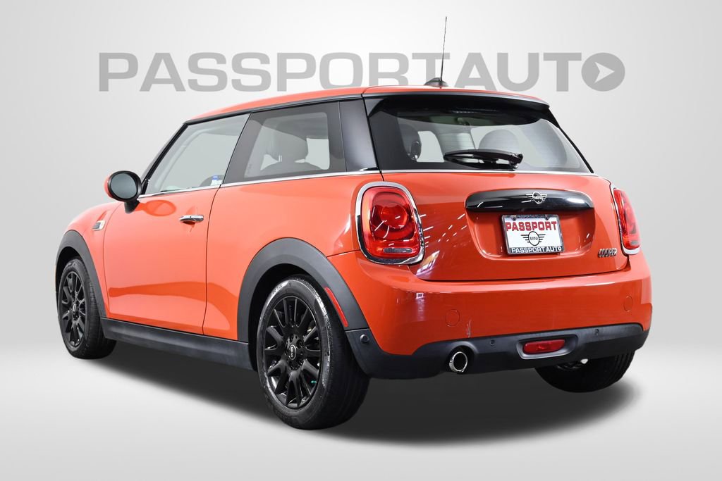 Used 2019 MINI Cooper 2-Door Hardtop w/ Signature Upholstery Package image 6