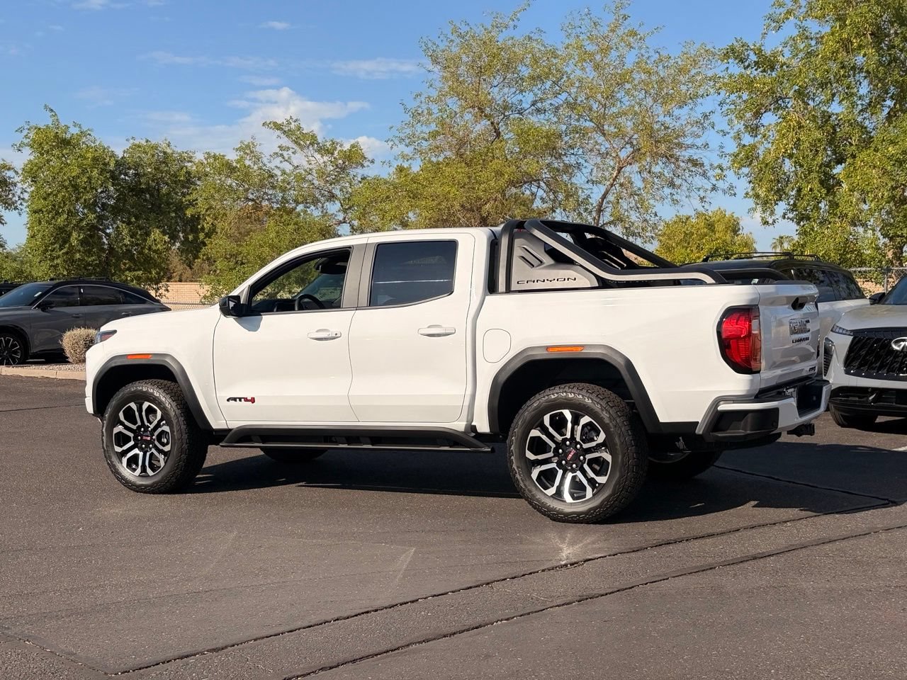 Used 2025 GMC Canyon AT4 w/ Nightfall Edition AWD/4WD image 4
