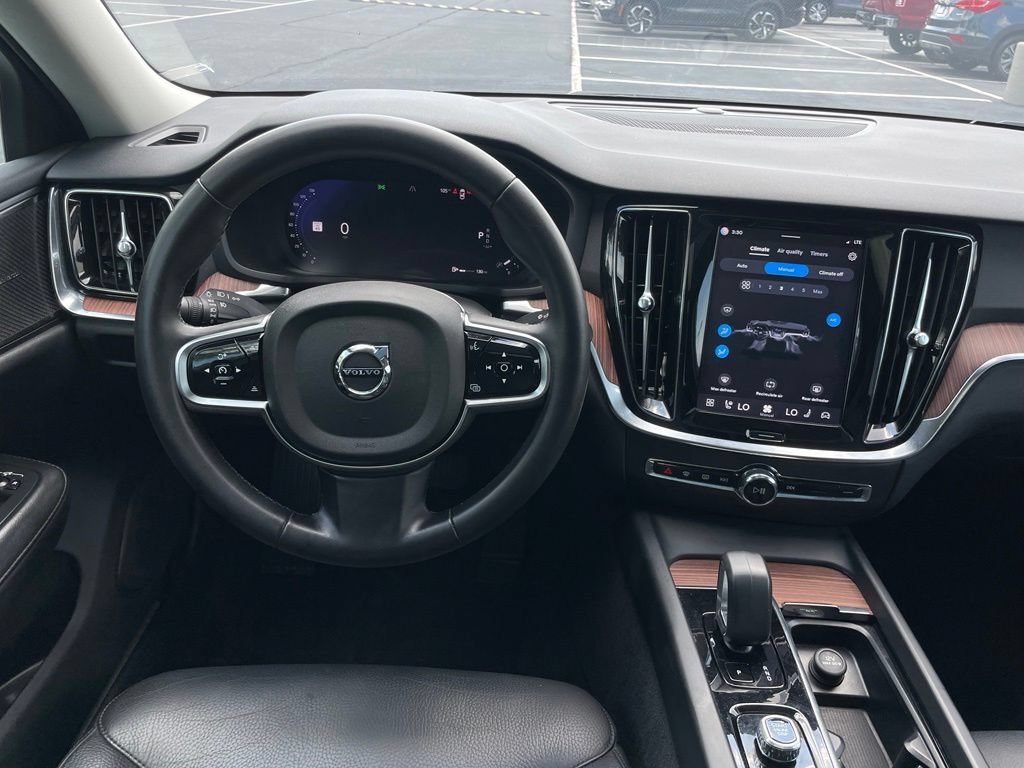 Used 2025 Volvo V60 B5 Cross Country Plus AWD/4WD image 11