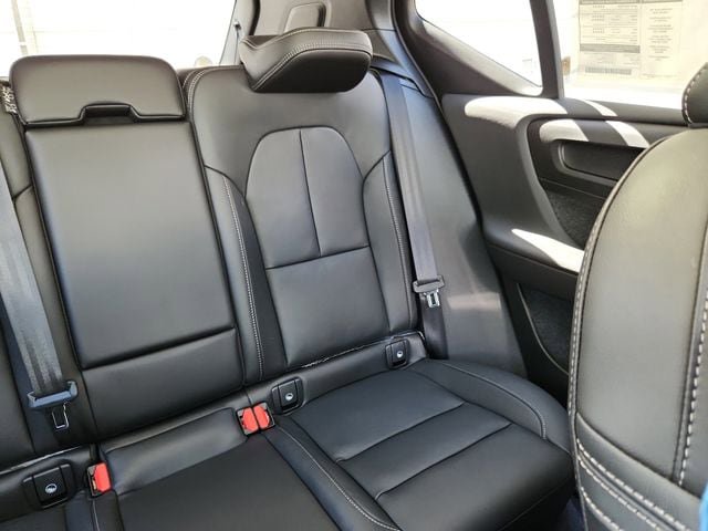 New 2025 Volvo XC40 B5 Core w/ Protection Package Premier AWD/4WD image 15