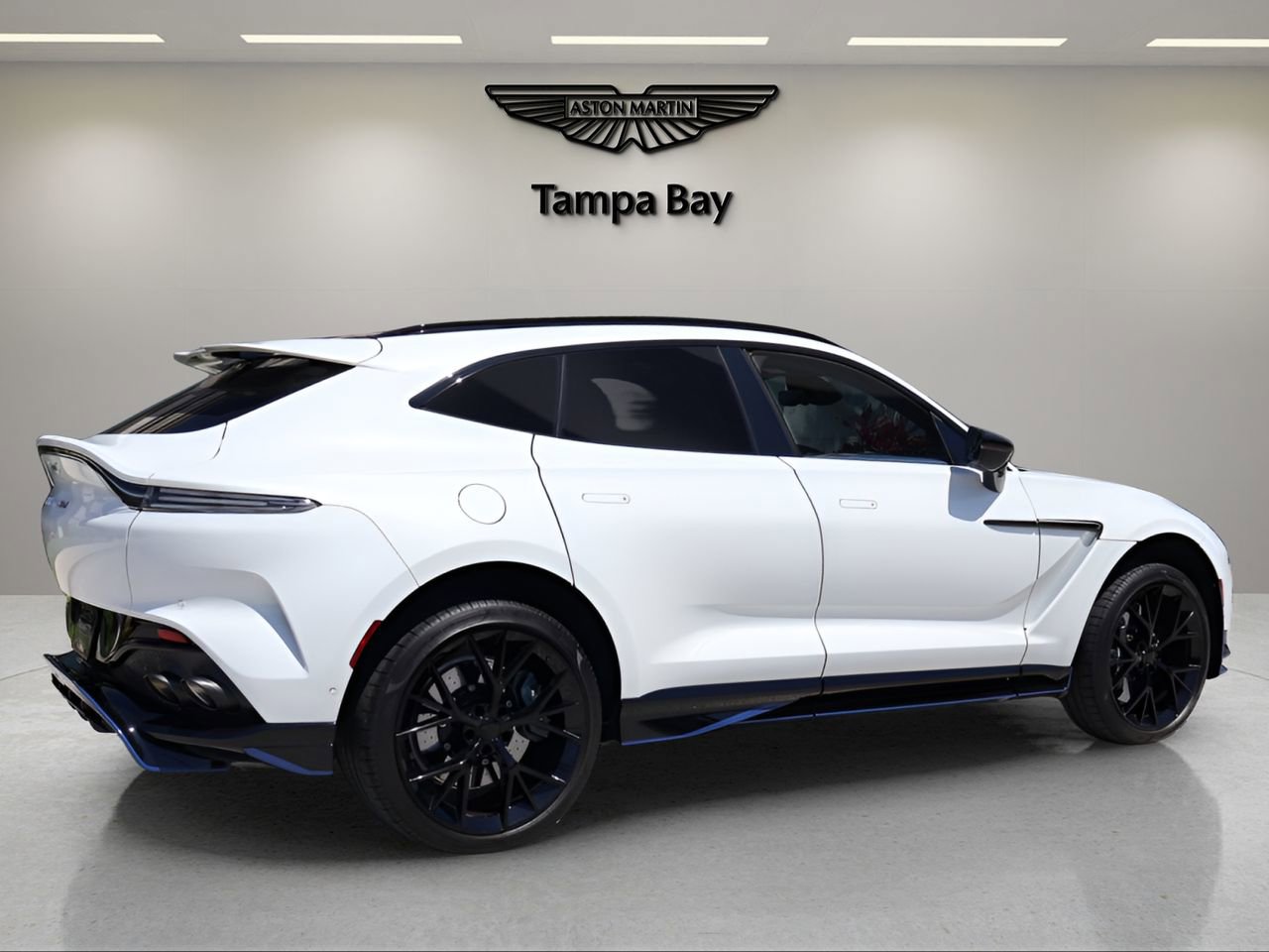 Used 2025 Aston Martin DBX 707 AWD/4WD image 5