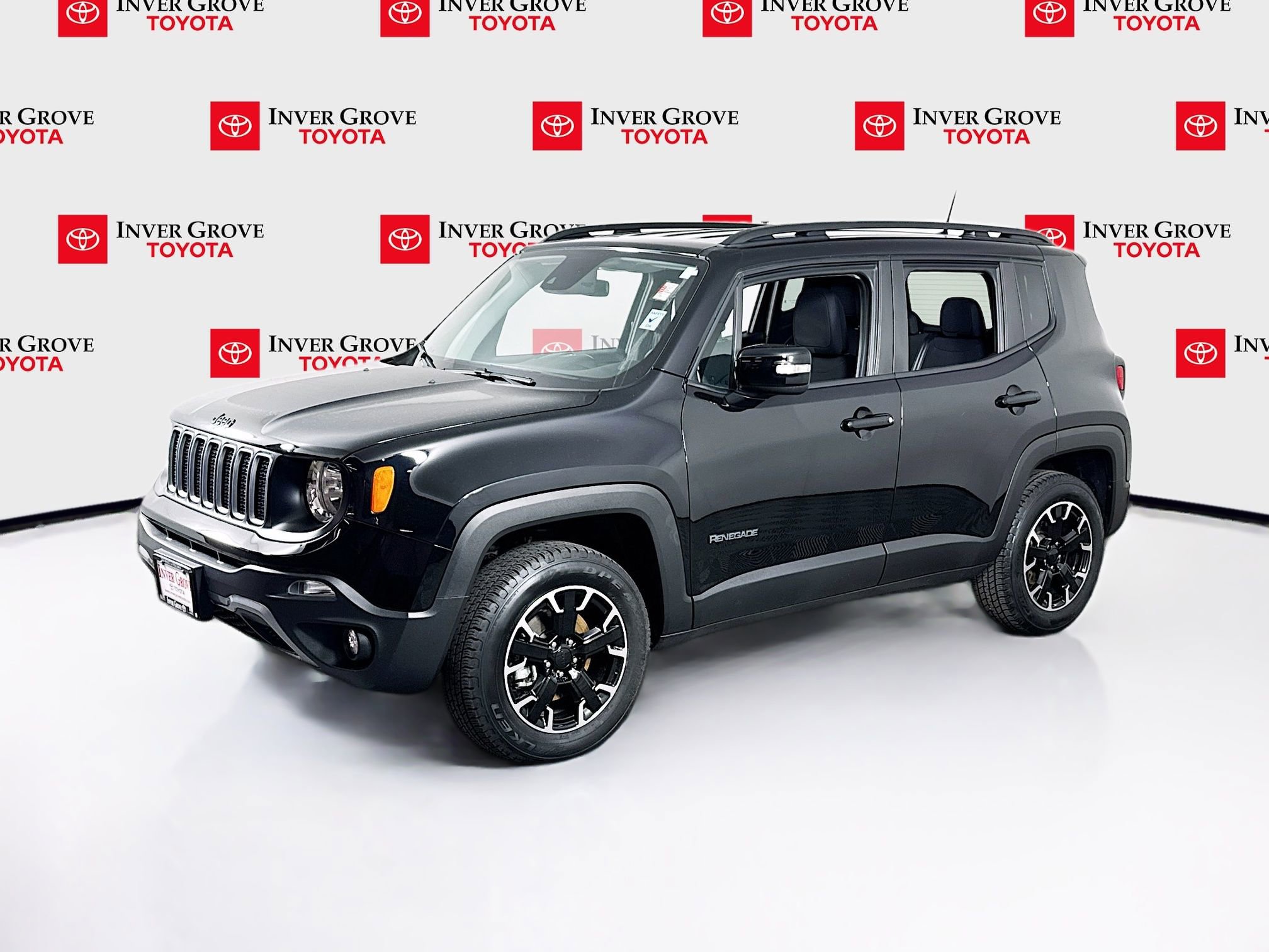 Used 2023 Jeep Renegade Latitude image 1