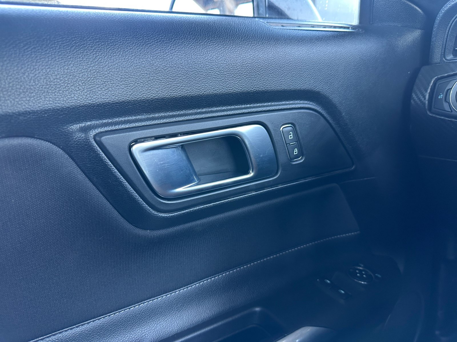 Used 2022 Ford Mustang Coupe RWD image 17