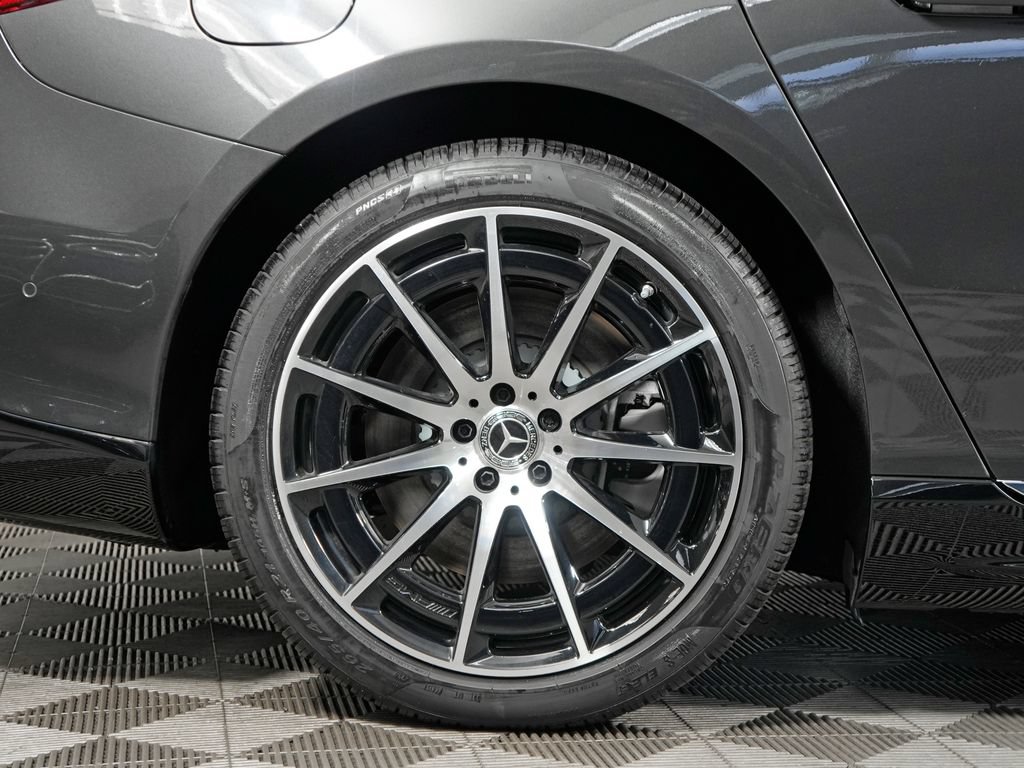 Used 2025 Mercedes-Benz EQS 580 4MATIC Sedan image 11