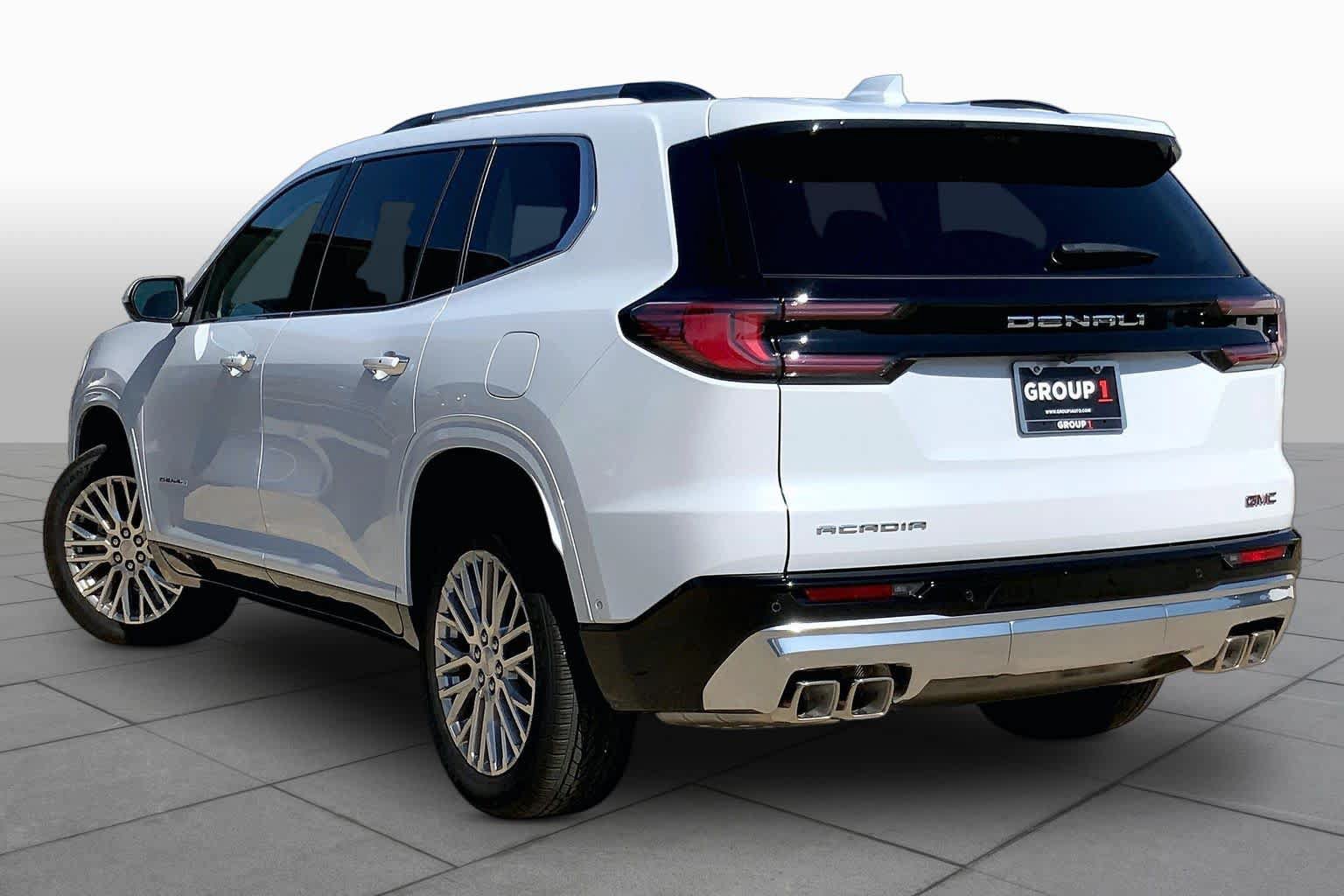 Used 2026 GMC Acadia Denali w/ Super Cruise Package FWD image 12