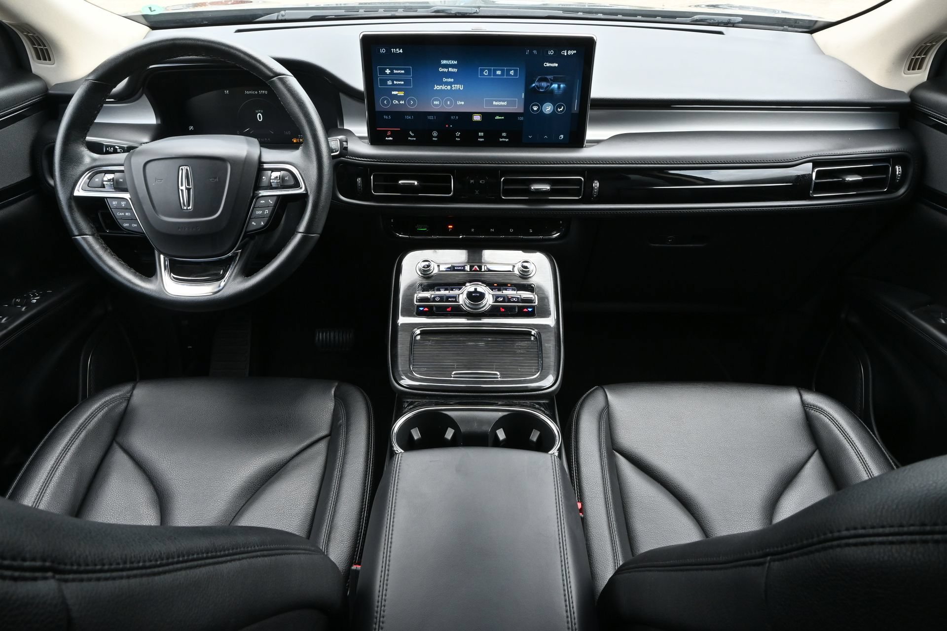 Used 2023 Lincoln Nautilus FWD w/ Premium Package image 8