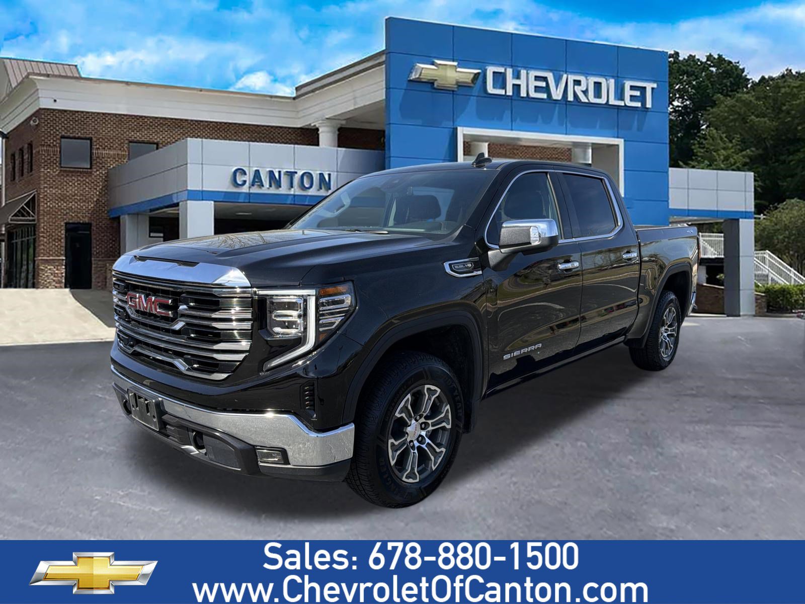 Used 2025 GMC Sierra 1500 SLT AWD/4WD image 1