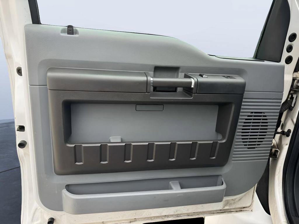 Used 2015 Ford F650 2WD Regular Cab Super Duty image 9