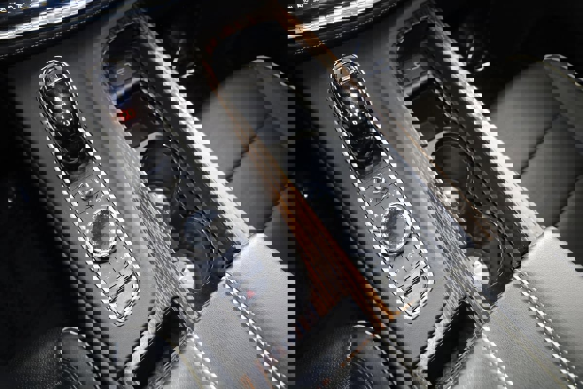 Used 2023 Cadillac Escalade Premium Luxury image 32