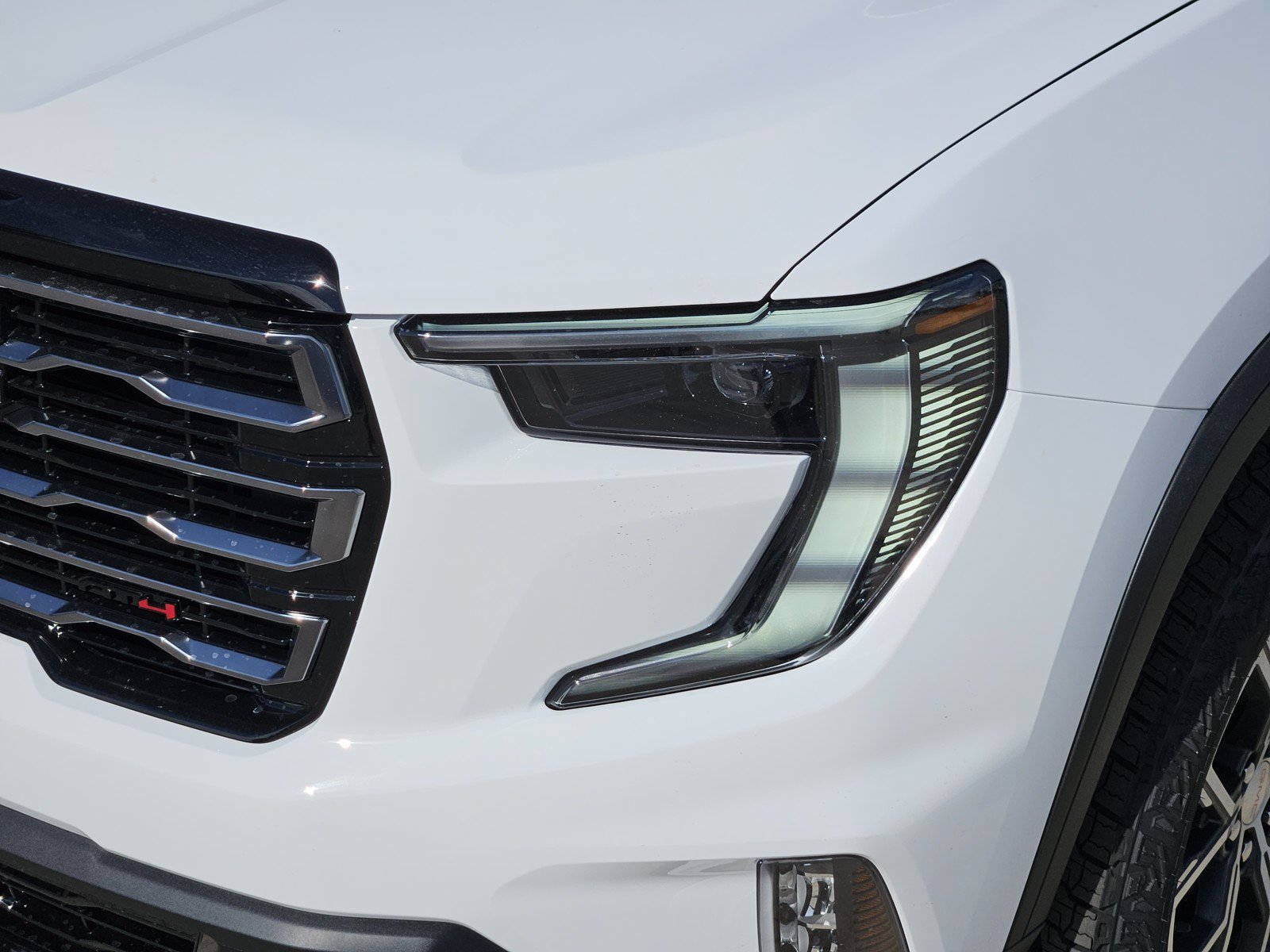 New 2027 GMC Acadia AT4 w/ Luxury Package AWD/4WD image 5